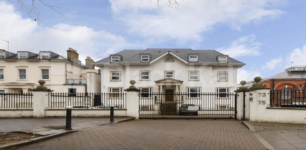 Stunning two double bedroom property in a smart and gated development            High Street, Hornsey/Crouch End 